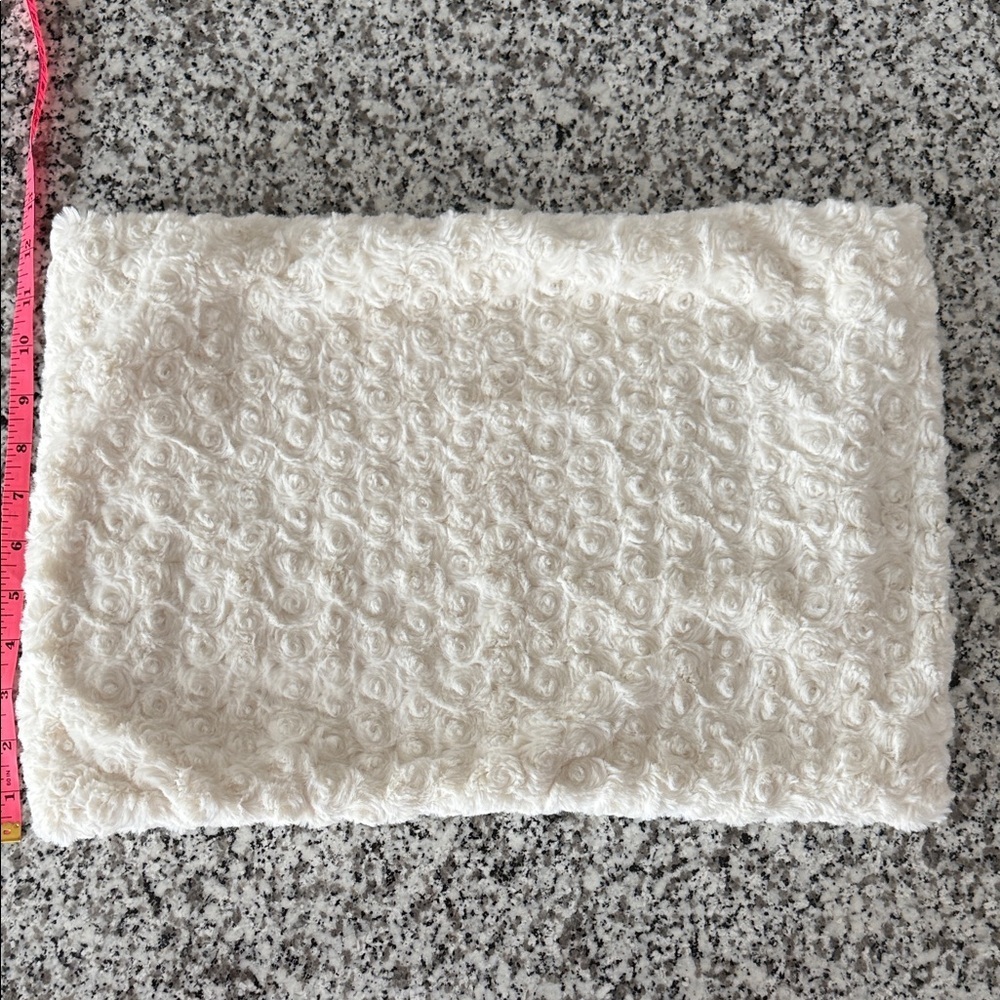 Ann Taylor Loft Cream Plush Faux Fur Textured Scarf